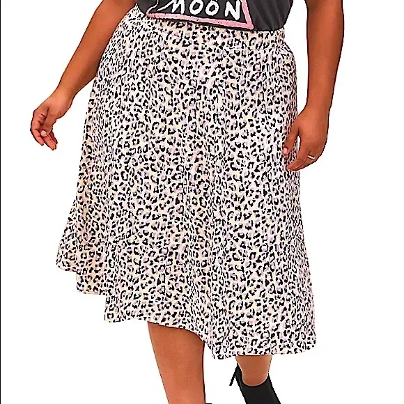 TORRID | Light Yellow & Mauve Pink Leopard Satin Midi Slip Skirt Size 2 - Picture 1 of 10
